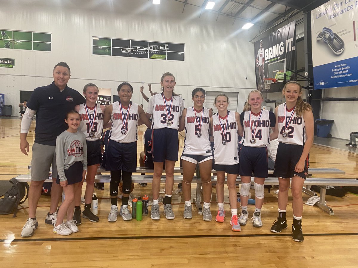 2027 ladies runners up at Run N Slam to an elite team out of Michigan.  Great team effort all weekend going 3-1!
