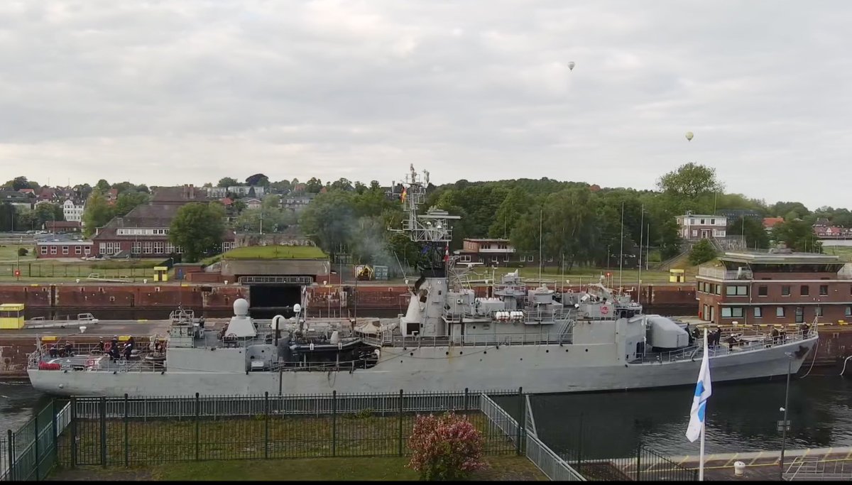 WarshipCam's tweet photo. French Navy D'Estienne d'Orves-class offshore patrol vessel FS Commandant Blaison (F793) in the Kiel Locks in the Kiel Canal - May 28, 2023 #fscommandantblaison #f793
SRC: webcam https://t.co/me9vBcdfsl
