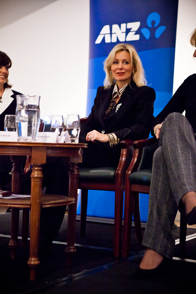 SharonWilliams_'s tweet photo. Fun memories speaking for Australia Post, sponsored by ANZ 

#ANZ #personalbrand #australiapost #speakingevent https://t.co/zApoldeR1j