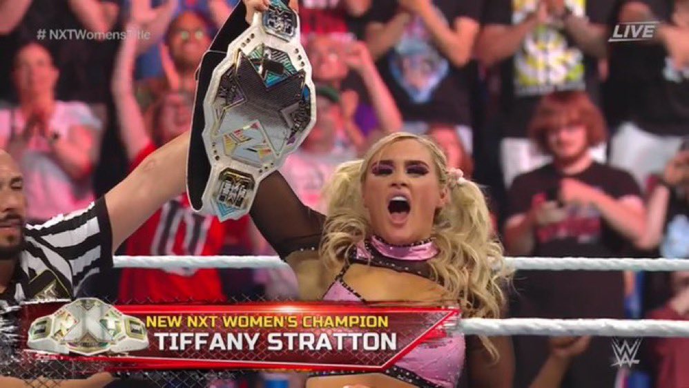 Tiffany Stratton is the NEW NXT Women’s Champion, 100% the right call.

Stratton’s Moonsault is hands down one of the best in all of wrestling. 👏 

#NXTWomensTitle | #NXTBattleground
