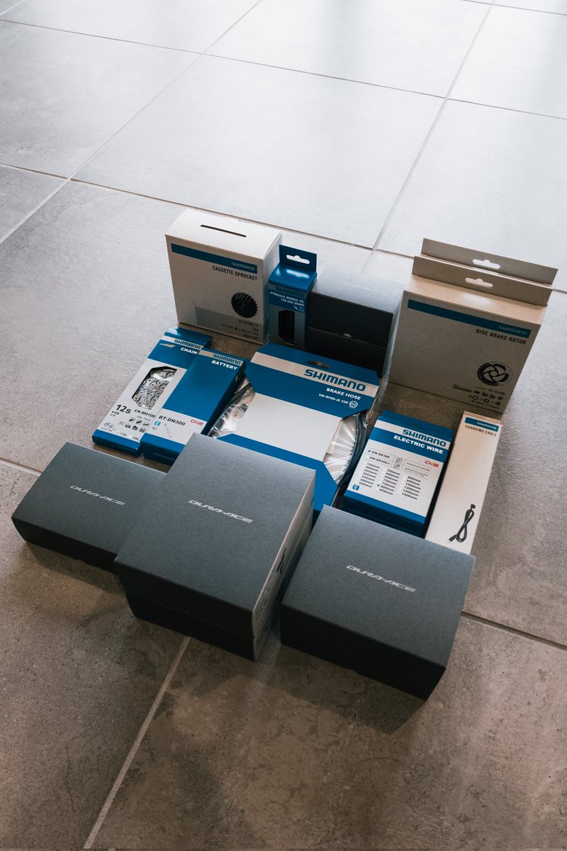 Shinichi_NEB's tweet image. 腕の良過ぎる営業と会話してたらいつの間にか買ってた
 #shimanoroad  #duraace