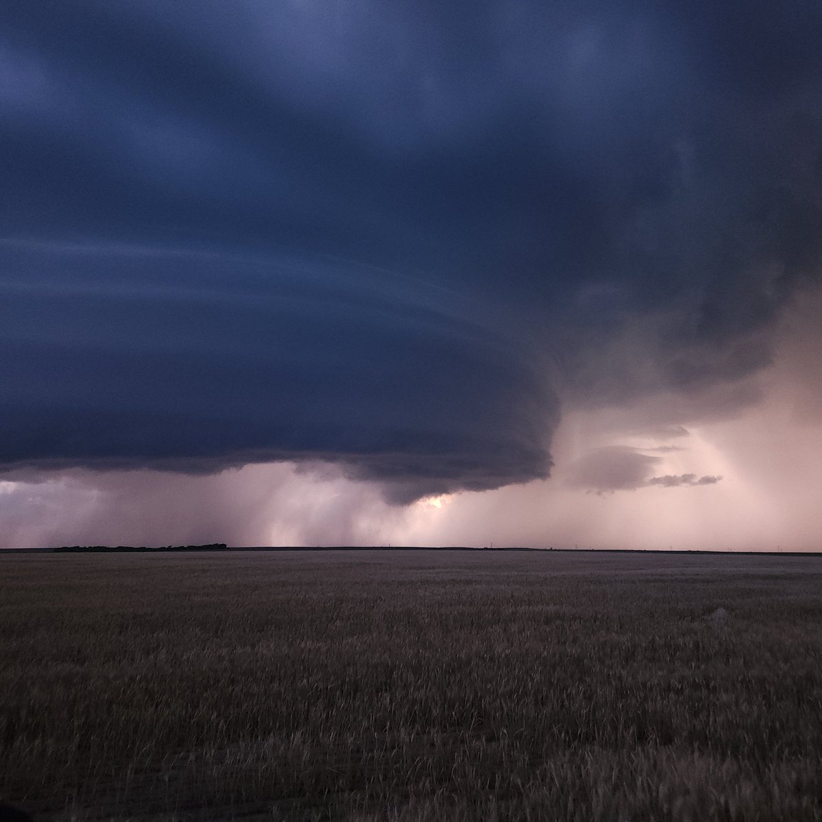 Anyone order some stacked plates?
#kswx