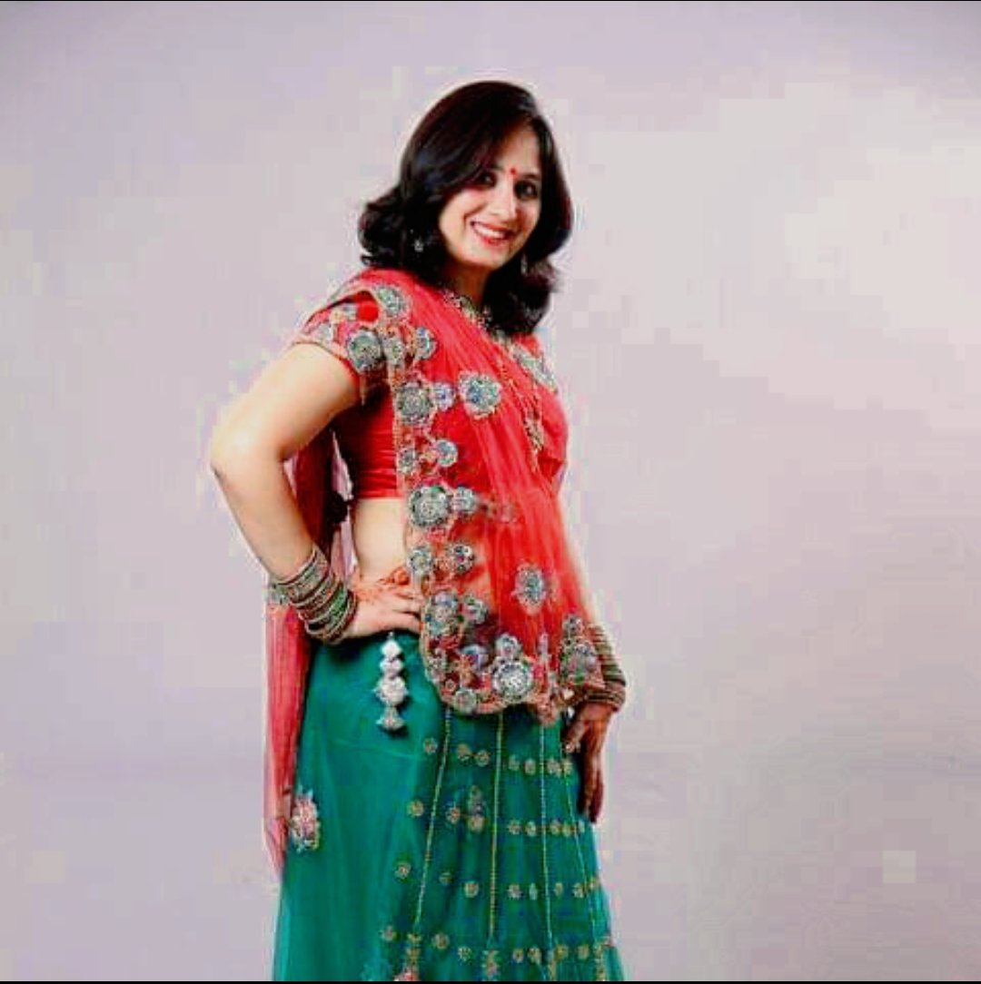 RupaRajput8's tweet photo. आंखे जगमग हो जाती हैं सामने उनके आते ही
नाम जब उनका लेती हूं तो मुंह मीठा हो जाता है।
✍️ रूपा राजपूत

#post #poetry #poetrylovers #poetrycommunity #Positivity #shayri #ishq #lovestory #tweet #post #rupa #ruparajput #viral 
@Hindinama2 https://t.co/cs3T68AbEH
