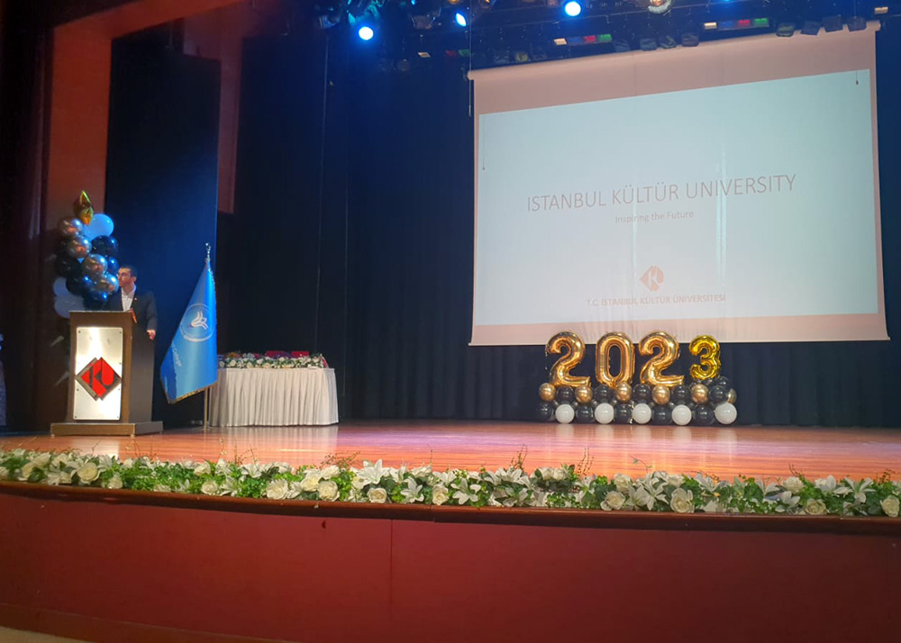 Tulip International Schools graduation ceremony was held at Akıngüç Auditorium and Art Center located in Ataköy campus.
********
 Tulip Uluslararası Okullarının mezuniyet töreni Ataköy yerleşkesinde yer alan Akıngüç Oditoryum ve Sanat Merkezi'nde yapıldı.
 
#studyinturkey