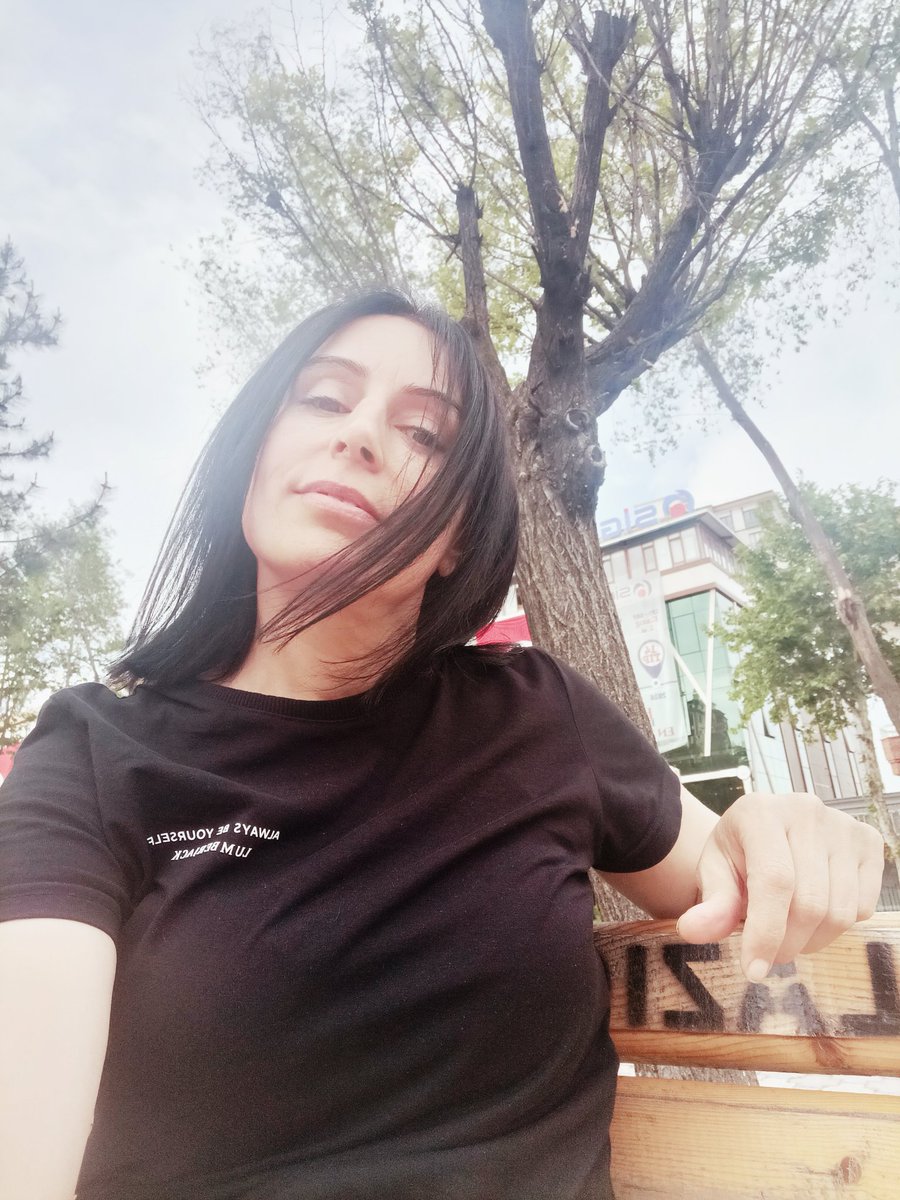 AdaletFiliz2's tweet photo. Günaydın sevgili kardeşlerim üffff bundan sonra böyle #rojbaş https://t.co/oEUJLBQUiQ