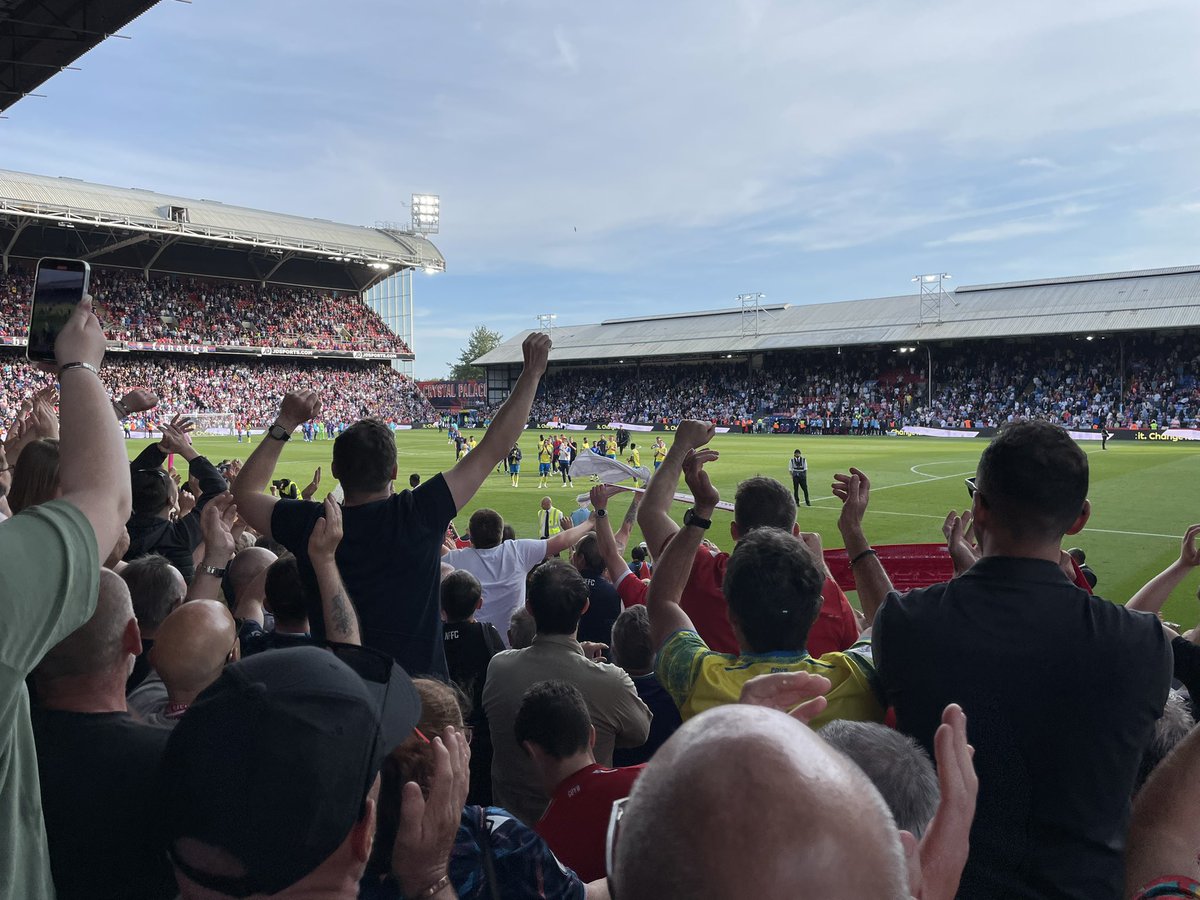 Forza_Garibaldi's tweet image. A phenomenal day to end on.

A couple of seasons worth of stress and anxiety being burned up in what must be one of the finest Forest away ends of all time.

A final, monumental show of togetherness in a season defined by sticking together no matter what.

Waka Waka!
