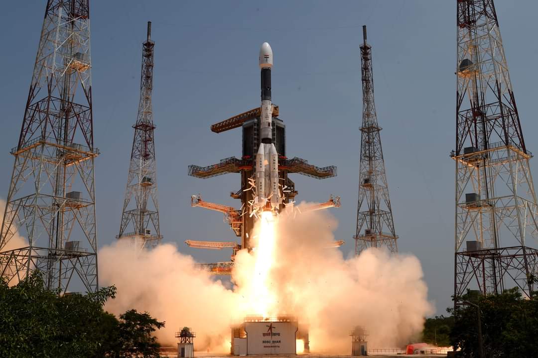 BandaKarthika's tweet photo. 🚀 Exciting News! ISRO achieved yet another milestone today! 🌍🛰️
Congratulations to the brilliant minds at ISRO for their dedication and expertise in making this mission a success! 🙌🇮🇳
#ISRO #SpaceExploration #NavigationSatellite #NVS01  #IndianScience #RealTimeNavigation https://t.co/YJfB4oS6tg
