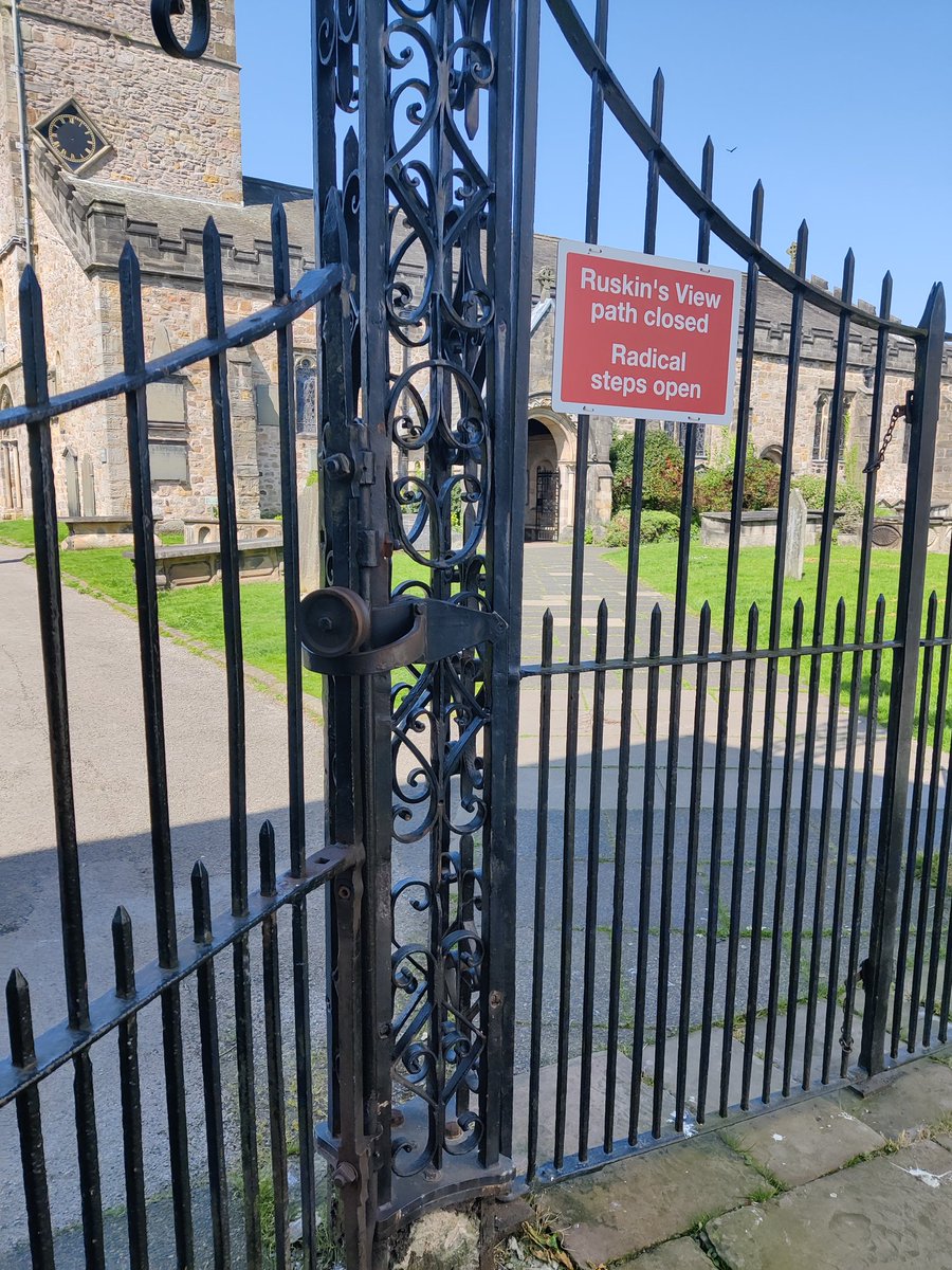 @LakesStiles @Soapy_Wit_Tank @tismenic70 @LordOrk @LansdellMum @tutty352 @Yeti98_ @WindowsLake @RuthRendell1 @ProjectWHYUK @ceadela @CharlesBewley2 Kirkby Lonsdale gateage with the roller hinge
#AllMetalMonday