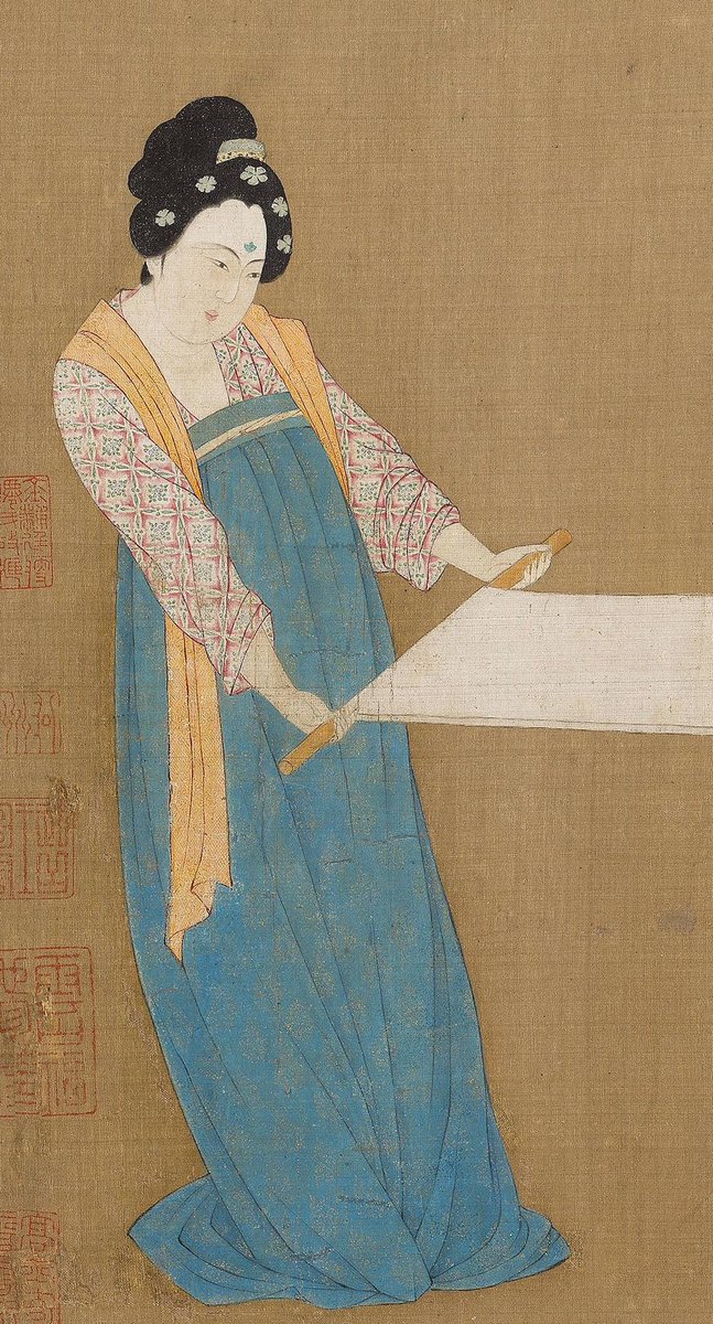 Cecelia_zhang0's tweet photo. 搗練圖 • Tang Dynasty  
The silk painting is called《Court Ladies Preparing Newly Woven Silk》drawnby ZhangXuan,a court painter of Tang Dynasty. It depicted the ladies inthe Tang Dynasty imperialpalace making cloth
#漢服 #中国 #China #Chinese #ChineseCulture #hanfu #chinesestyle https://t.co/6bKTCnr0se