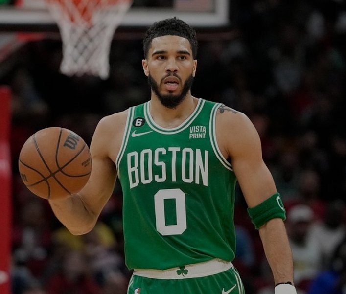 Thomas_Grou's tweet photo. Le crack va faire taire tout le monde ce soir au TD Garden !

Jour de qualification en finale pour les Celtics 🍀

Jour d'élimination pour Jimmy B et ses coéquipiers 

Jour de climatisation absolue pour @LucasMery4 https://t.co/cAhj9AgW4O