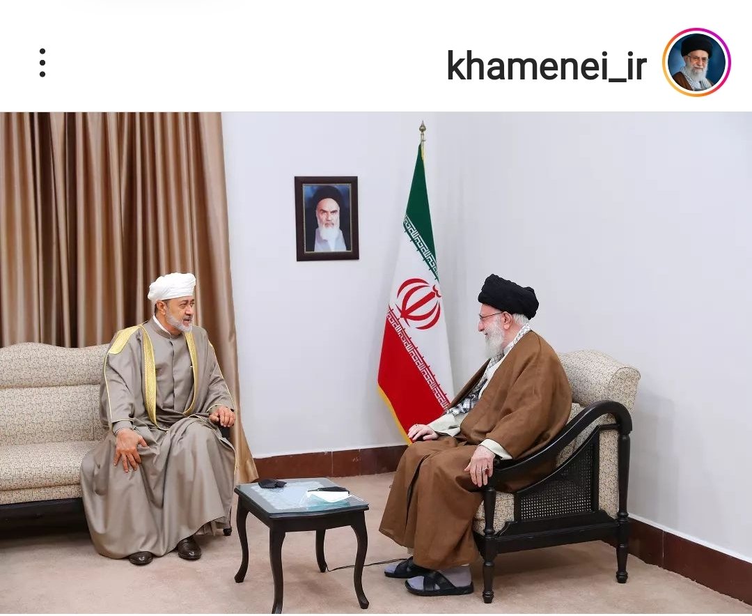 saeed_maaleki's tweet photo. نکته ی این عکس چیست؟!
#سلطان_السلام_في_إيران https://t.co/cAmjwF5lVJ