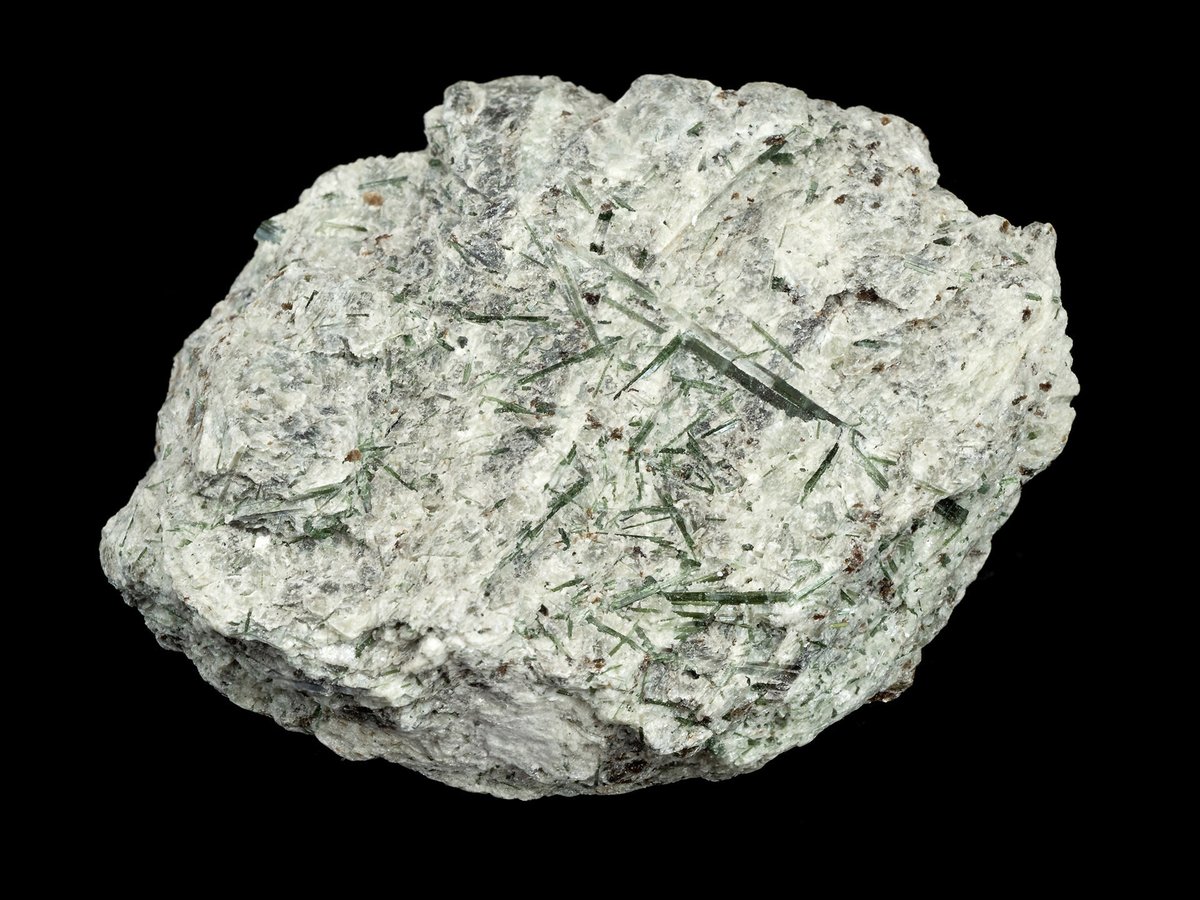 mexporg's tweet image. Thin #Actinolite crystals in pale #Talc from Habachtal, Austria. Size 7 x 6 cm.

#minerals #crystals #mineralcollecting #mineralexpert #rockhounding #mineralogy