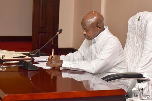 State House Uganda (@statehouseug) on Twitter photo President <a href="/KagutaMuseveni/">Yoweri K Museveni</a> has assented to the Anti-Homosexuality Bill 2023. It now becomes the Anti-Homosexuality Act 2023. President <a href="/KagutaMuseveni/">Yoweri K Museveni</a> has assented to the Anti-Homosexuality Bill 2023. It now becomes the Anti-Homosexuality Act 2023.