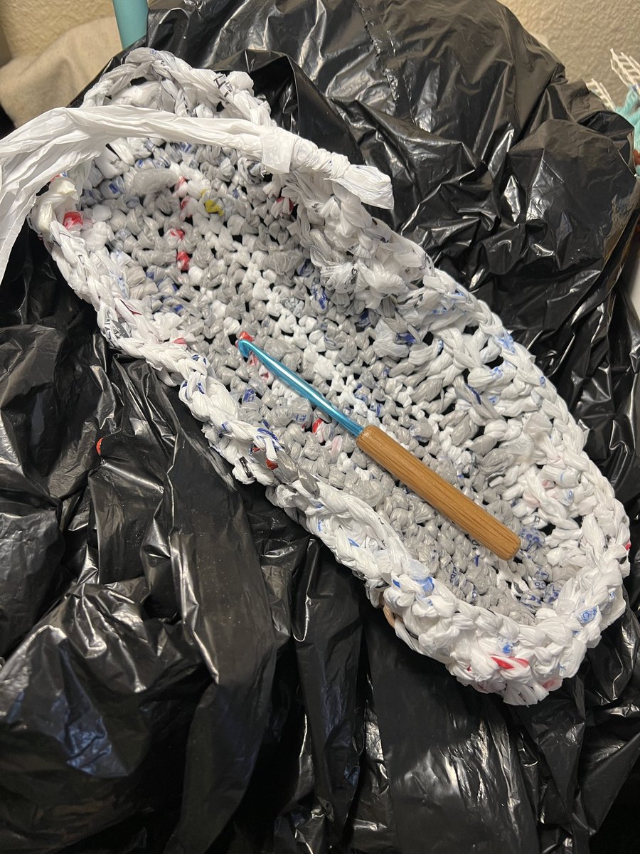 mmawifey's tweet image. ♻️ ☀️Plarn Pool Bag ⛱️💦
#plarn #poolbag #summerbag #reuse