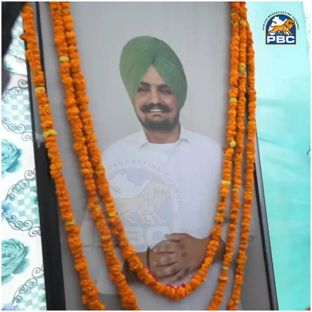 PanjabBC's tweet photo. ਪੁੱਤ ਸਿੱਧੂ ਦੀ ਸਮਾਧ 'ਤੇ ਪਹੁੰਚ ਧਾਹਾਂ ਮਾਰ ਰੋਏ ਮਾਤਾ ਚਰਨ ਕੌਰ,
ਦੇਖੀਆਂ ਨਹੀਂ ਜਾਂਦੀਆਂ ਤਸਵੀਰਾਂ | PBC UK
#sidhuMoosewala #CharanKaur #Moosa #PBCUK @sidhu_moosewala @charan_kaur5911 @sardarbalkaursidhu https://t.co/tvuCVWZqtA