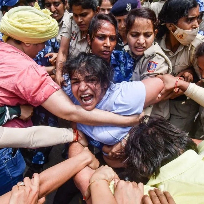 How can we treat the same athletes who have brought so much of honour & glory & countless medals for this country be treated so inhumanly???? HOW? ? 
Is this what this has come to ???

#ShameOnUsAll #WrestlersProtest