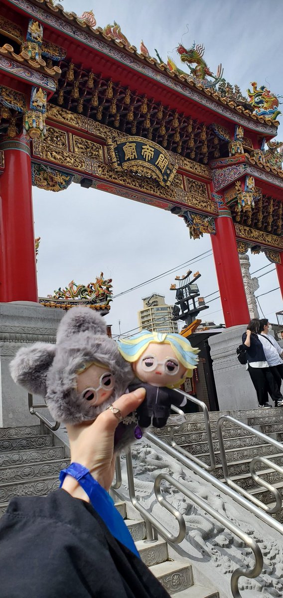 FIvObIWUjaST9YF's tweet photo. 実は蘭誕の朝に中華街巡ってten竺を感じてきた!!
中古でらんり/んぬいが売られてて俺らがしっかりお迎えしたぜ✌️
3枚目はりこ兄貴がいた所💜ﾅﾄｩｲ https://t.co/ip5OzMsDbl