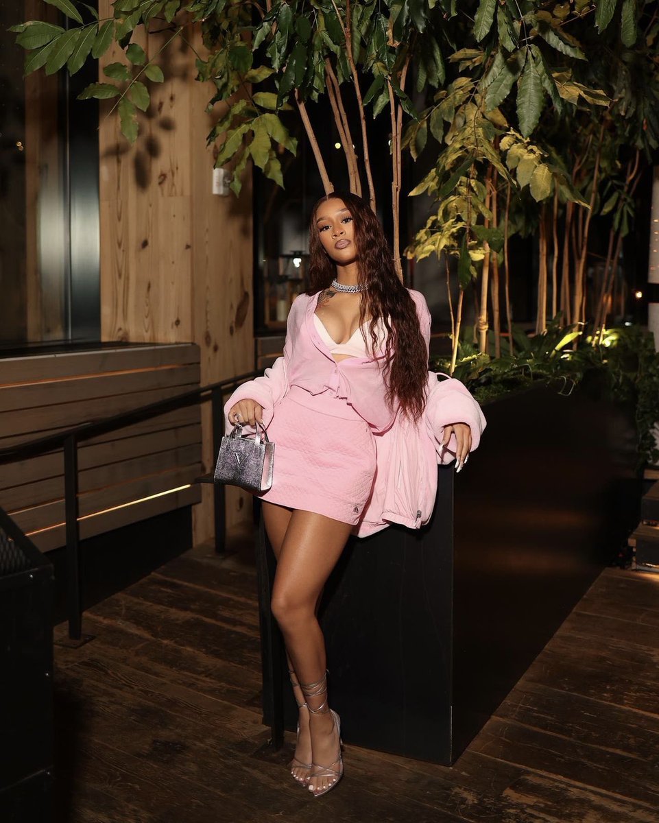 Linabrax's tweet image. With only one bag, you can change your outfit completely.
- Lina Brax