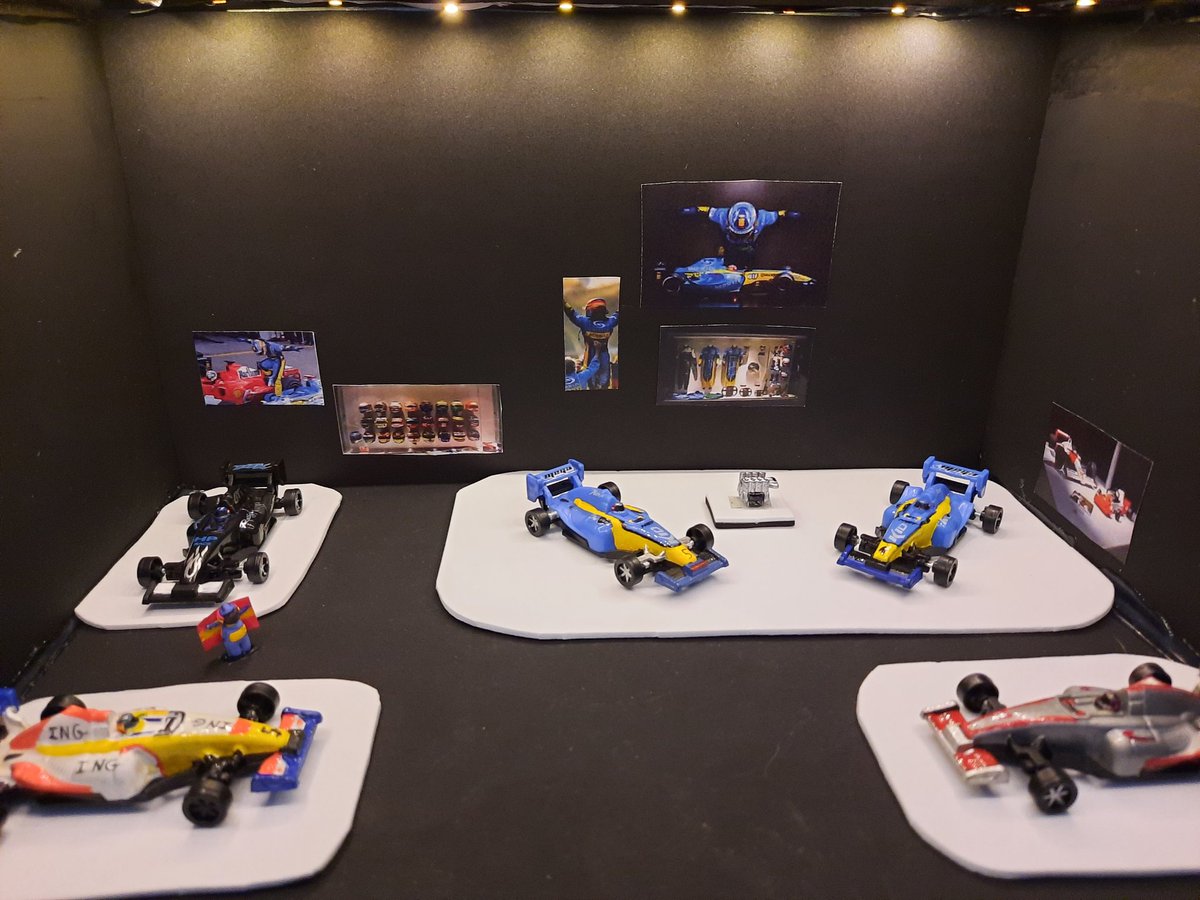 geytos's tweet photo. @CircuitoMuseoFA @alo_oficial mi sobrino de 13 años se acurrado este mini museo todo artesanal y haciendo mejoras en coches y personalizando cascos como los originales. @F1 https://t.co/yTA1jkxaEx