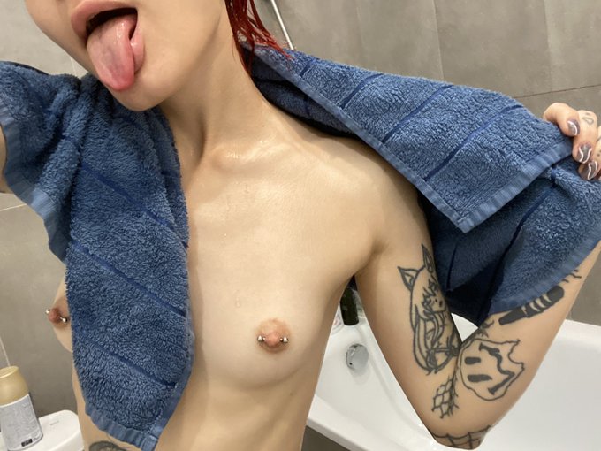 Вы один день без сисек, вы живы ? https://t.co/kmaHRbwaSC