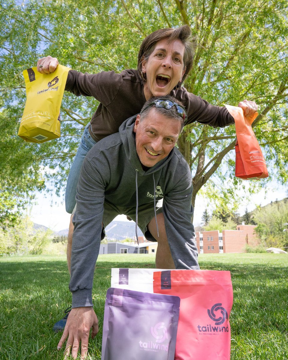 En mayo, celebramos 11 años de Tailwind Nutrition 🚀🥳🎉🥂🎊!

“Parece mentira que otro año más haya pasado volando. Como nos gusta decirle a todo el mundo: "Seguimos aquí". ¿Por qué? Gracias a vosotros.” - Jenny and Jeff

🙌🏻 #gotailwind #allyouneedreally
@tailwindnutrition