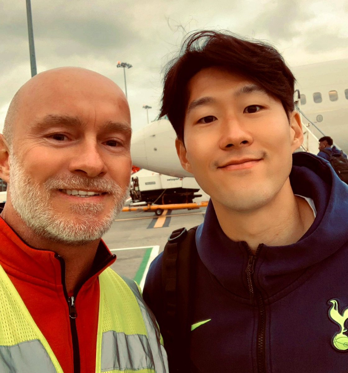 JohnHar49505586's tweet photo. My brother catching a quick picture with #Sonny7 as he boarded the plane back to London from Leeds. Thanks so much for making his day. #THFC #COYS #TottenhamHotspur https://t.co/6g7jX5giTY