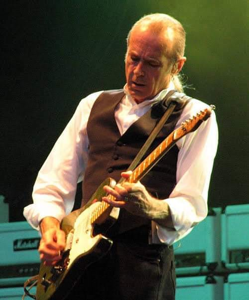 Happy 73rd birthday Francis Rossi. 