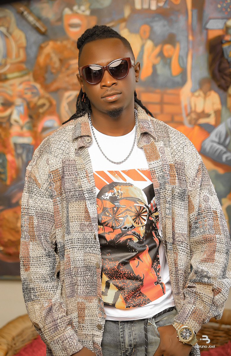 #MidMorningMagazine on <a href="/97fmRadiocity/">97FM Radiocity</a>

#NP MALALA @vyper_ranking 

#LoveLifeLoveMusic #WhereTheFunIs