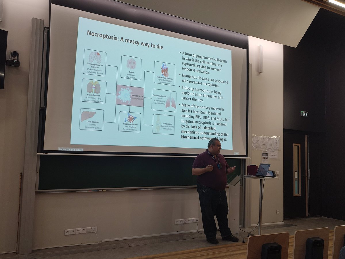 Next, "A biochemical necroptosis model explains cell-type-specific responses to cell death cues" by Leonard Harris. 
#DigitalTwinsWorkshop23
#BuildingImmumeDigitalTwins