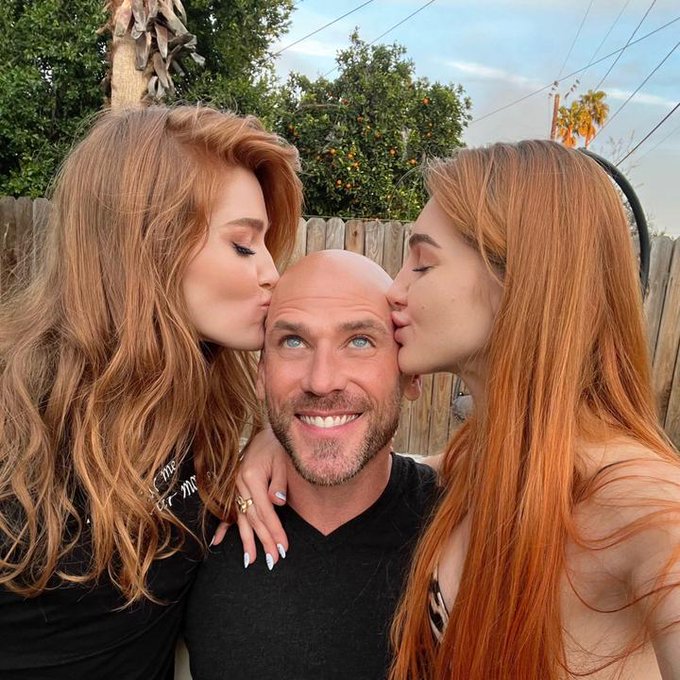 good times with @Jia_Lissa @YourSpicyDragon https://t.co/s95rXlEcCZ<a class="tags" href="/tag/jia_lissa">@jia_lissa</a><a class="tags" href="/tag/yourspicydragon">@yourspicydragon</a>