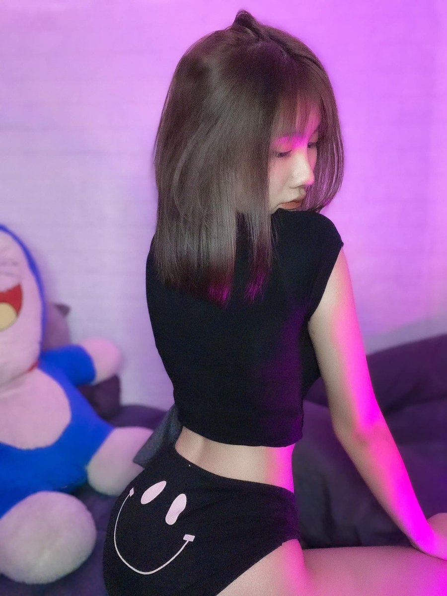 jira101023's tweet photo. เหงาจังมาหาหน่อยสิ ห้องไม่ได้ล็อค 🤭💦💦
----------------------------------------------------------
ใครสนใจอยากเข้ากลุ่มไลน์ 18+ สมัครวันนี้ 100 บาท
สนใจแอดไลน์ @icon245 หรือคลิ๊ก https://t.co/FxnuRCT4r2
#กลุ่มลับ18 #คลิปหลุดนักศึกษา #เงียนหี #เหงาจัง #มาหาหน่อย #อยากโดนเลียหี https://t.co/Wte7fSY5OB