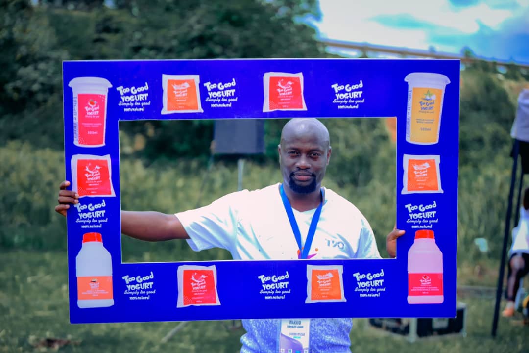 KAKAOfficially's tweet photo. Mondays are always for setting the pace for a whole hectic week, just have a strawberry 🍓 vanilla or chocolate flavors of @TooGoodYogurt_ believe me you won't meet any obstacles throughout the process.
#SimplyTooGood
#TooGoodBackToSchoolWinBig https://t.co/gIkvEa9CGl