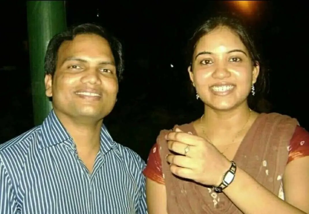 DrGautamKrishna's tweet image. आज मेरी प्यारी👉धर्मपत्नी #स्वेता जी(BDO)❤️का जन्मदिन है।🌹हमारी और आपकी पटना कॉलेज पटना(2004)से शुरू होने वाला वैचारिक मित्रवत रिश्ता 2014 में #शादी के पवित्र बंधन में बंध कर स्थाई और शाश्वत हो गया । मैं ईश्वर से कामना करता हूं कि आप हमेशा स्वस्थ सफल और सामर्थ्यवान बने रहें।