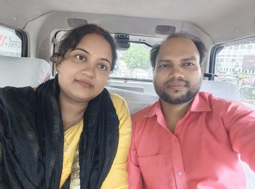 DrGautamKrishna's tweet image. आज मेरी प्यारी👉धर्मपत्नी #स्वेता जी(BDO)❤️का जन्मदिन है।🌹हमारी और आपकी पटना कॉलेज पटना(2004)से शुरू होने वाला वैचारिक मित्रवत रिश्ता 2014 में #शादी के पवित्र बंधन में बंध कर स्थाई और शाश्वत हो गया । मैं ईश्वर से कामना करता हूं कि आप हमेशा स्वस्थ सफल और सामर्थ्यवान बने रहें।