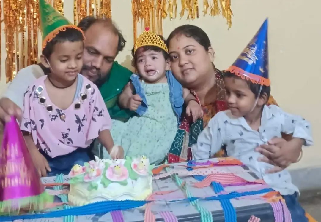 DrGautamKrishna's tweet image. आज मेरी प्यारी👉धर्मपत्नी #स्वेता जी(BDO)❤️का जन्मदिन है।🌹हमारी और आपकी पटना कॉलेज पटना(2004)से शुरू होने वाला वैचारिक मित्रवत रिश्ता 2014 में #शादी के पवित्र बंधन में बंध कर स्थाई और शाश्वत हो गया । मैं ईश्वर से कामना करता हूं कि आप हमेशा स्वस्थ सफल और सामर्थ्यवान बने रहें।