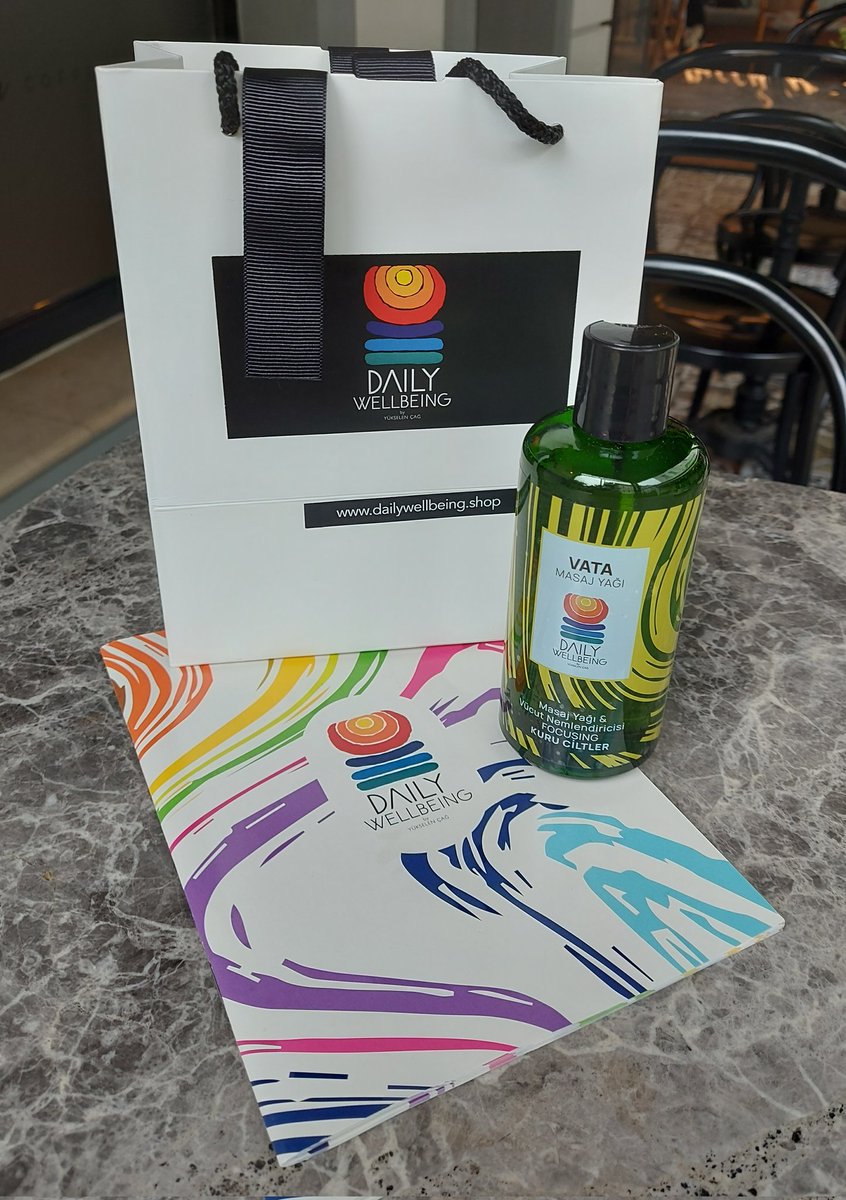 aysekarahasan's tweet image. Güzel bir haber vereyim; #DailyWellbeing ürünlerimiz hazır ve pek yakında satışta :) @ebrusinik ile deliler gibi çalışıyoruz. 💗🌸 Yayına açıldığımızda link vereceğim.