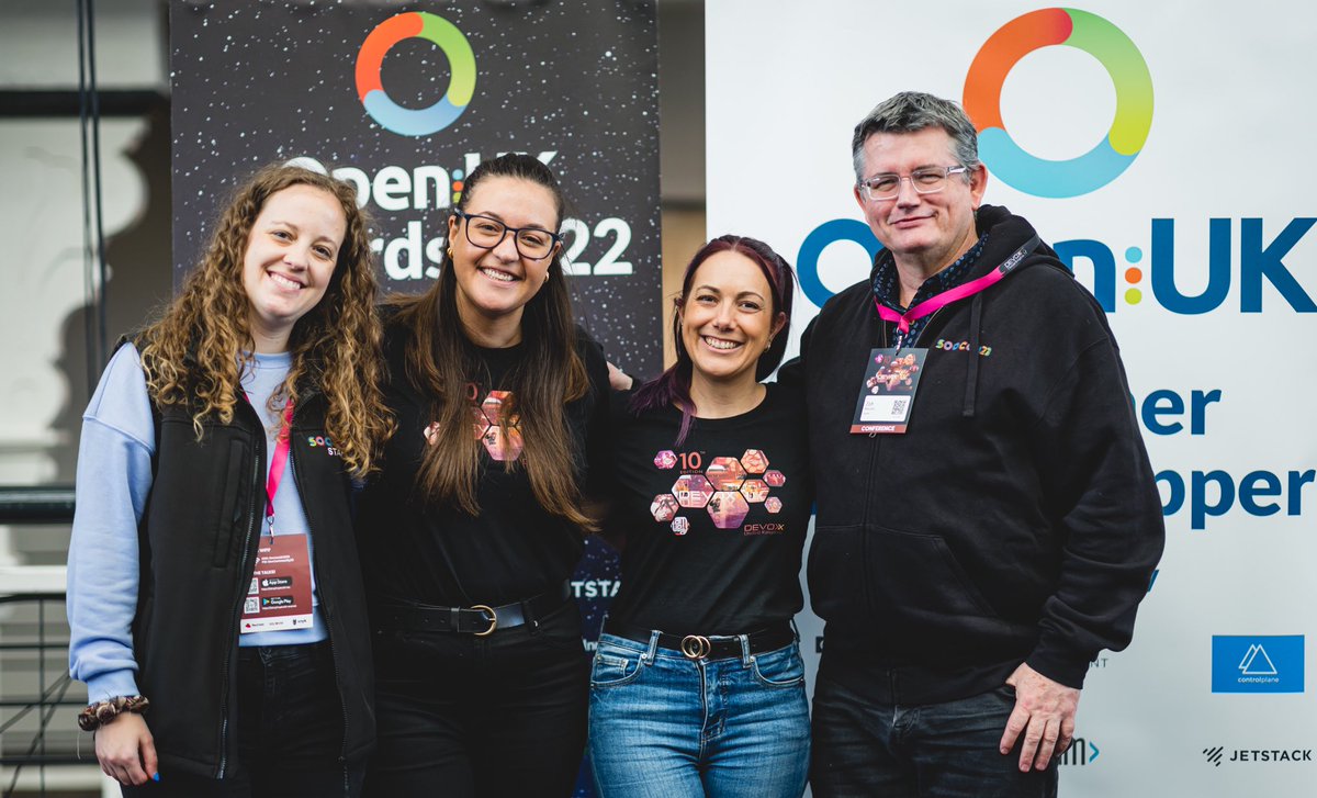 Team OpenUK havin fun @DevoxxUK with Michelle, @SammyHep @kc_fletcher and @PerthPom #community #opensource