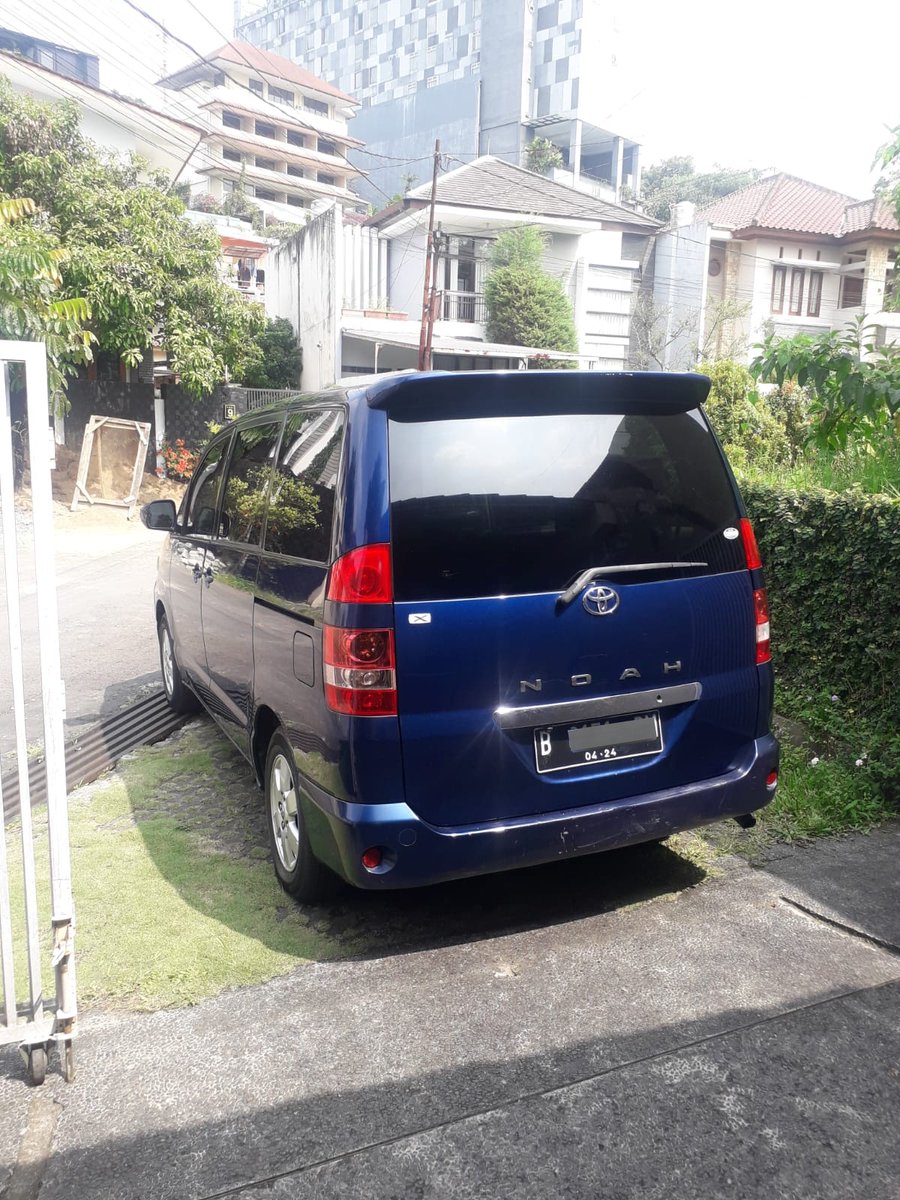 MasMasBiassaa's tweet photo. Mobil Yang Gaiso Mendesah

Toyota Noah Type X Tahun 2004

2.0 cc 
Dual sunroof
Captain seat
Power sliding door
Km 230rb
Mesin kering
Matic halus

Minus : Laher roda bagian kiri berdengung sedikit

Price : 95jt Negoen Sak Senengmu

https://t.co/tBSJVBvrxj
https://t.co/yhxlFj3QKM https://t.co/QByLZcoNWh