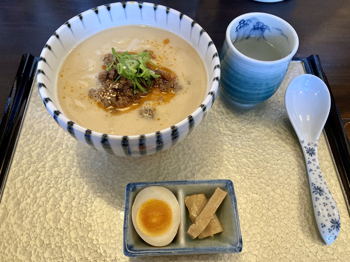 tetetefin's tweet photo. 久しぶりにラーメン🍜
ゴマみそ坦々麺うまうま〜😋
#IOSTラーメン部
#ゴマみそ坦々麺 #朝ラー https://t.co/l6NwPrGQlG