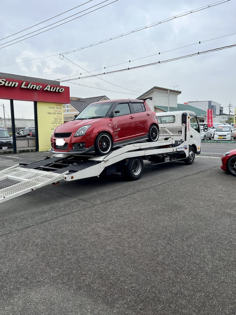 SunLineRacing1's tweet photo. ホットバージョン等で活躍したスイフトスポーツ初代デモカーが群馬に嫁いで行きました😄
うちのお客さんに売って帰って来てを繰り返してきましたが流石にもう帰っては来ないでしょうね😅
思い出多いスイフトです、大事にしてもらいなよ〜😄 https://t.co/lJwEqJDsZl