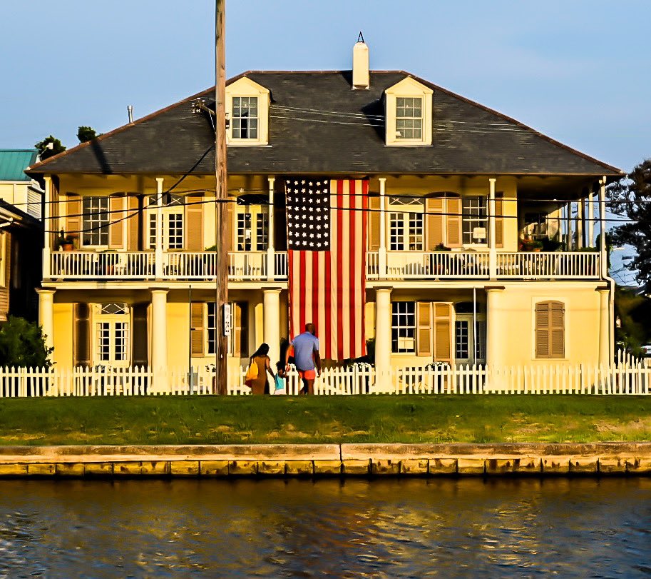 Golden hour on Bayou St. John tonight. 

#MemorialDay2023  #NOLA #BayouStJohn #NewOrleans