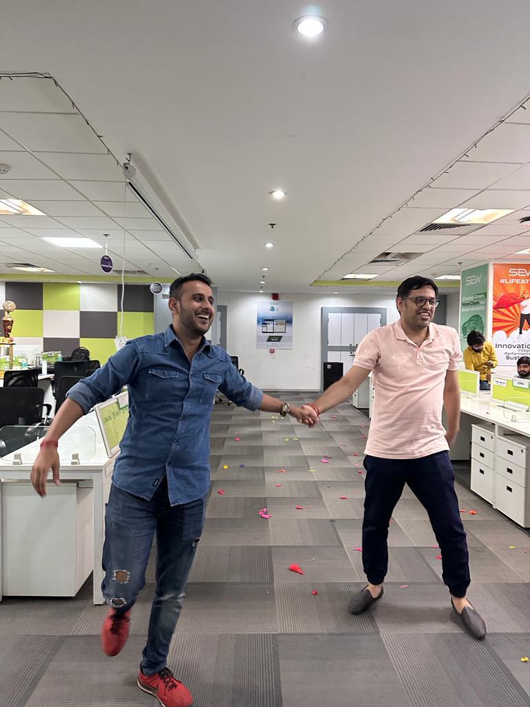 SmartEnergyW's tweet photo. 🌟 Uplifting your Monday with the happy pictures coming from the SEW Noida Office! 📸✨ Games, laughter, fun, and prizes - that's how we wrapped up the last week. 😄🎉 Let the positive energy pass on and supercharge this week together! ⚡️💪

#LifeAtSEW #MondayMotivation https://t.co/Az75fP8Qye