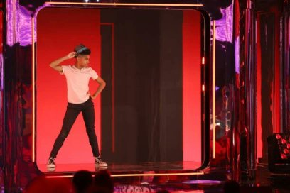 Dancing with Myself by Shakira tweet media