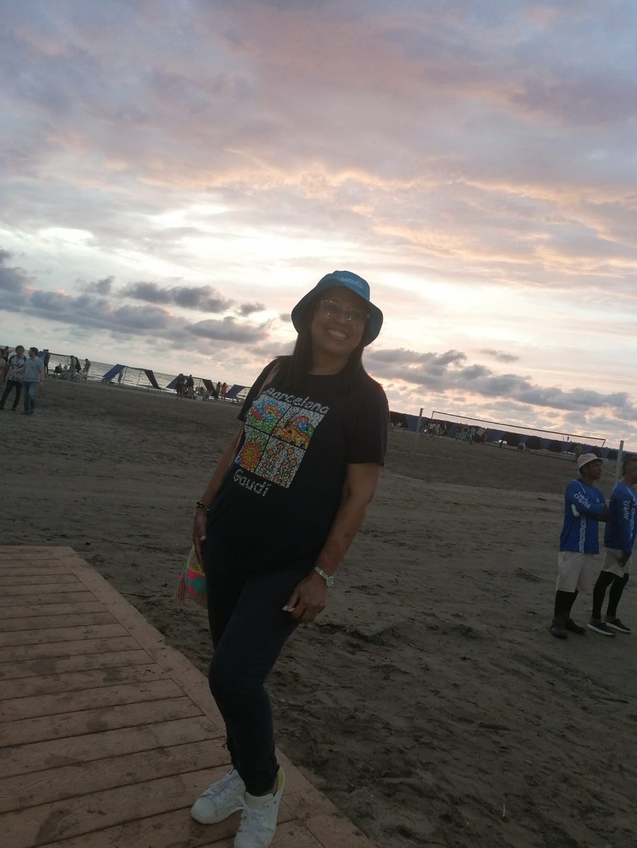leonor1502's tweet photo. Hermoso atardecer en las playas de Sabanilla. https://t.co/ljf45hob4v