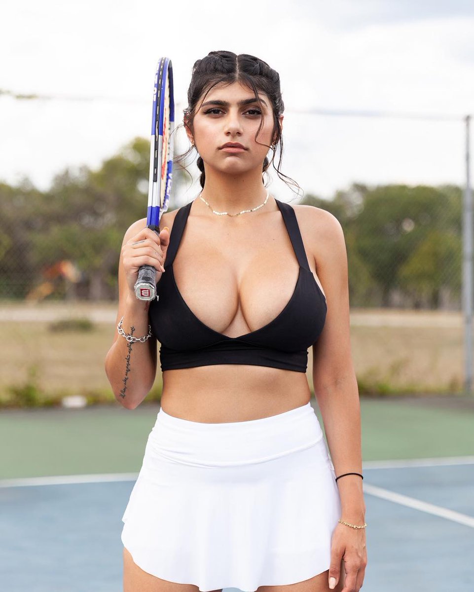 MiaKhalifa_Only's tweet photo. Who wants to play tennis with me😘 https://t.co/279f5Q7qH2