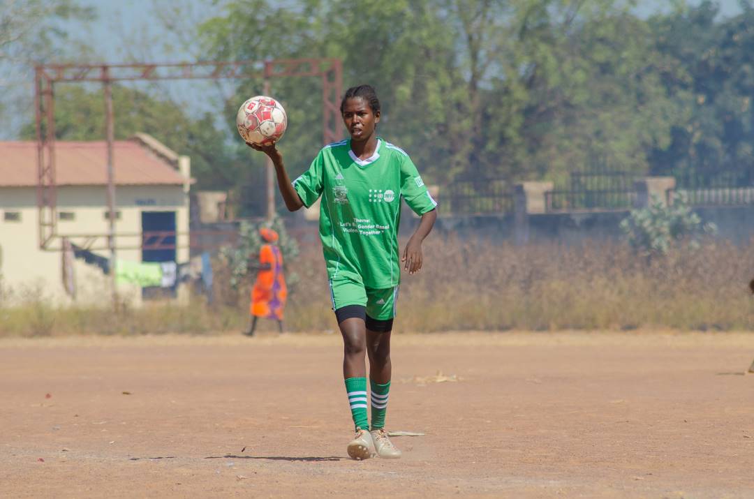 UNFPASouthSudan's tweet photo. Sports has the power to promote positive social norms, unity &amp; peace.@UNFPA🇸🇸 in collaboration with @ssfa_com is empowering girls in sports, the Bright Starlets @SSFAWomen

1 day to the launch of the Female in sports self-care facilities supported by @UNFPA 🇸🇸
#Musharaka4Tanmiya https://t.co/594auTnYoX