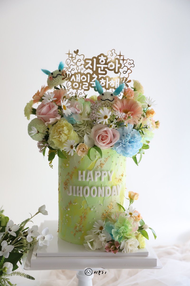 wingha529's tweet photo. [ᰔᩚ] 230529 HAPPY JIHOON DAY

지훈이의 생일을 맞아 케이크와 꽃, 간식, 선물을 준비했습니다. 

맛있게 먹고 오늘 행복 가득한 하루가 되길

지훈아 생일 축하해ᰔᩚ
박지훈 사랑해ෆ⃛

#PARKJIHOON #박지훈
#지훈이의_스물다섯번째_오월 https://t.co/YIqkRVGbHI