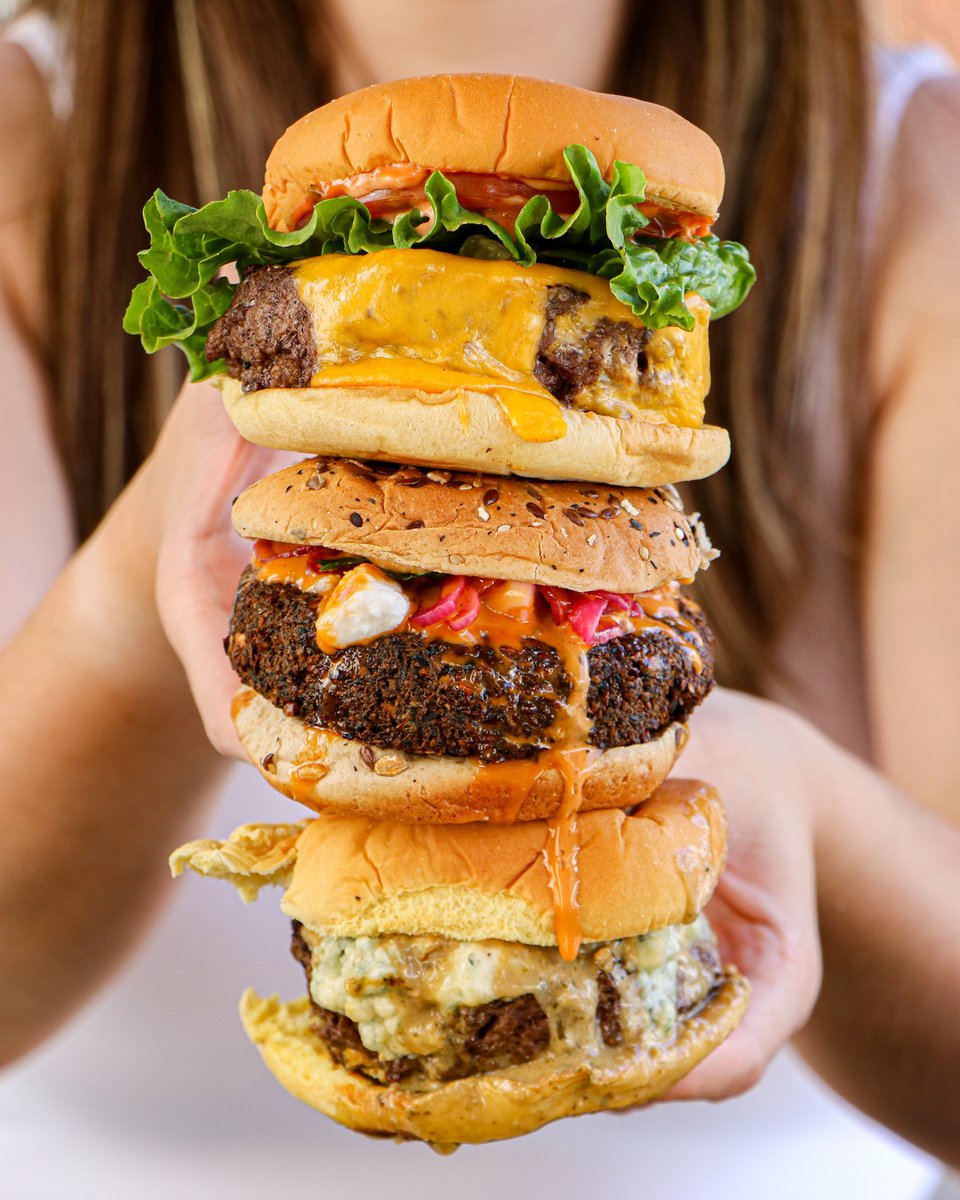 Stackin’ it HIGH on #NationalHamburgerDay 🍔 #
#burger #foodie #delish #vegas #venetianvegas #blacktapthat #blacktaplv