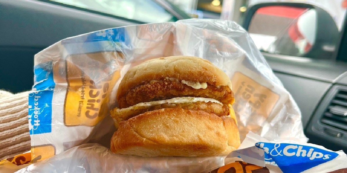 Retweet if you can eat a burger for breakfast.🍔🍳