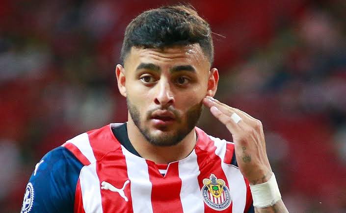 JC_Zuniga's tweet photo. Amaury Vergara debe correr a Vega de Chivas. 

No aportó nada en la liguilla más que displicencia y hueva. https://t.co/L5HpsqGZ5B